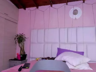 - K Y A N A -'s Live Sex Cam Show