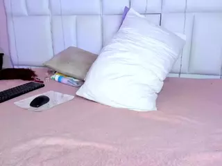 - K Y A N A -'s Live Sex Cam Show