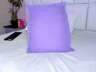 - K Y A N A -'s Live Sex Cam Show
