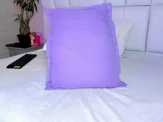 - K Y A N A -'s Live Sex Cam Show