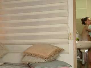 Nella-joly live webcam show
