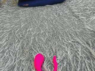le modèle jaadee1 est en webcam porno dans un show sur le site camsoda, il possède les tags suivants: amateur,pussy,mature,middle aged,milf,moaning,naked,nature,sex toys,lingerie,shaved-pussy,small tits,smoking,squirter,strip,tattoos,wet,ass,lush,granny