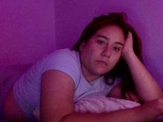 laura-d's CamSoda show and profile