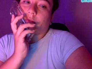 laura-d's CamSoda show and profile