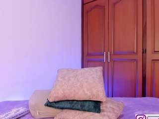 vaioleth-adams Live Webcam on CamSoda