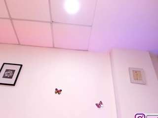 vaioleth-adams Live Webcam on CamSoda