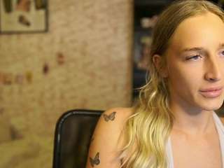 NicoletteeShea