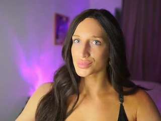 NicoletteeShea