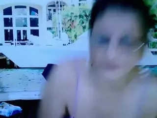 Femiez's Live Sex Cam Show