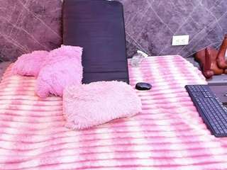 Live webcam model andreafletcher on Soda Cams