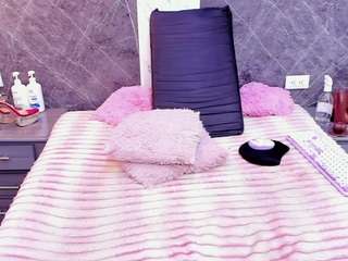 Live webcam model andreafletcher on Soda Cams