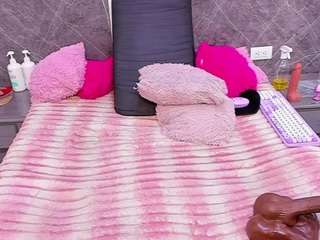 Andrea Fletcher live webcam show