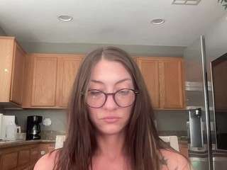 Live webcam model whitneyoc on Soda Cams