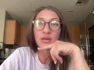 Live webcam model whitneyoc on Soda Cams