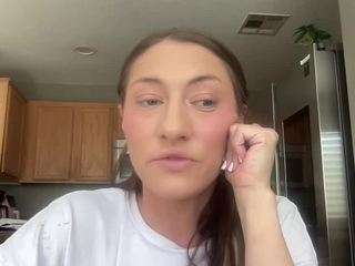 Live webcam model whitneyoc on Soda Cams