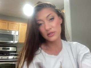 Iamwhitneyoc live cam