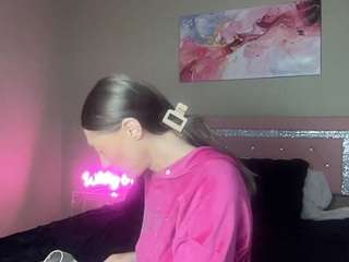 whitneyoc's CamSoda show and profile