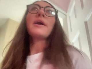 Live webcam model whitneyoc on Soda Cams