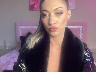 Live webcam model whitneyoc on Soda Cams