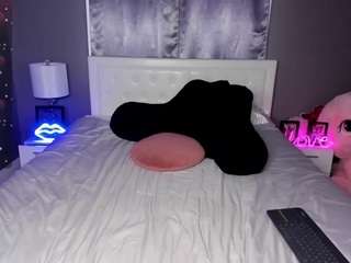 Live webcam model lexiilovee on Soda Cams