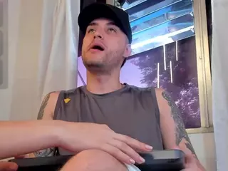 juan&juli's Live Sex Cam Show