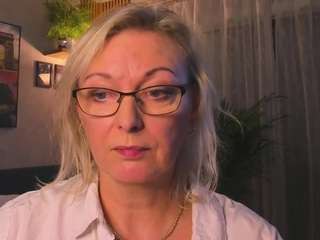 vanessasoft's CamSoda show and profile