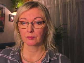 vanessasoft's CamSoda show and profile