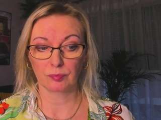 le modèle vanessasoft est en webcam porno dans un show sur le site camsoda, il possède les tags suivants: ass,masturbation,toys,thong,tease,strip,spank,pussy,orgasm,middle aged,asshole,mature,lovense,lingerie,glasses,fetish,feet,dildo,cum,blue eyes