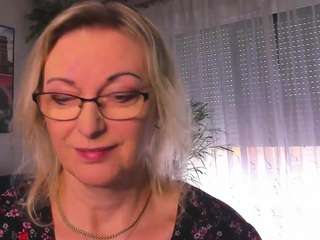 vanessasoft's CamSoda show and profile