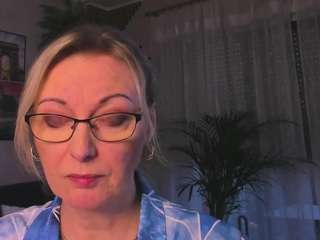 vanessasoft's CamSoda show and profile