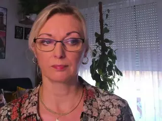 VanessaSoft's Live Sex Cam Show