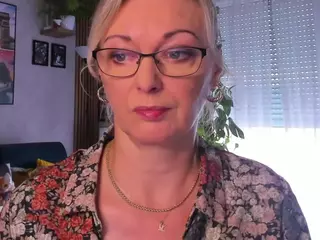 VanessaSoft's Live Sex Cam Show