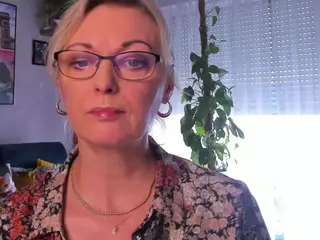 VanessaSoft's Live Sex Cam Show