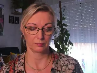 VanessaSoft's Live Sex Cam Show