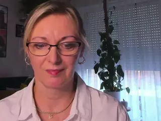 VanessaSoft's Live Sex Cam Show