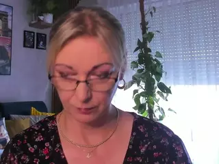 VanessaSoft's Live Sex Cam Show