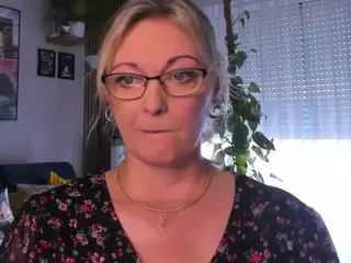VanessaSoft's Live Sex Cam Show
