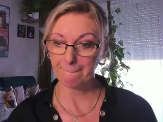 VanessaSoft's Live Sex Cam Show