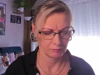 VanessaSoft's Live Sex Cam Show