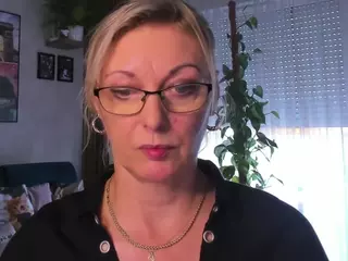 VanessaSoft's Live Sex Cam Show
