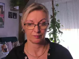 VanessaSoft's Live Sex Cam Show