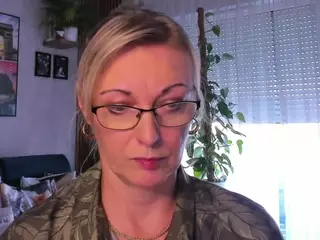 VanessaSoft's Live Sex Cam Show