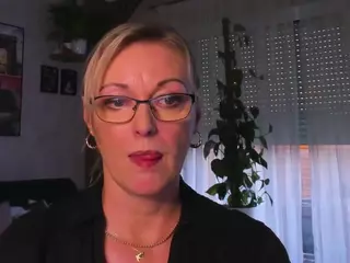 VanessaSoft's Live Sex Cam Show