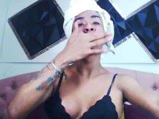 andrea-safeira webcam model