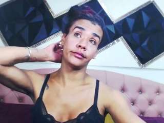 andrea-safeira webcam model