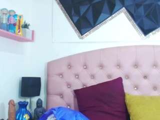 andrea-safeira Live Webcam on CamSoda