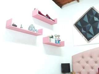 andrea-safeira live cam profile