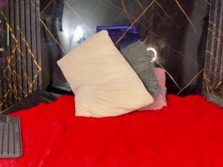 ladiabla2000's CamSoda show and profile