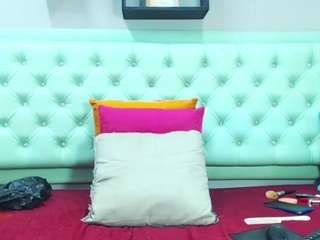 nicole-bedoya webcam