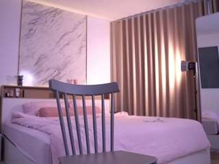 cutefoxy Live Webcam on CamSoda